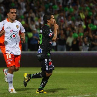 Santos vence 1-0 a Chiapas y sigue en la pelea por el título