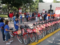 Los usuarios de la Vía RecreActiva tendrán a su disposición 300 nuevas bicicletas. A. CAMACHO  /