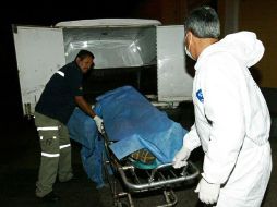 El cadáver fue encontrado en el interior de su domicilio y fue trasladado por personal del IJCF. ARCHIVO  /