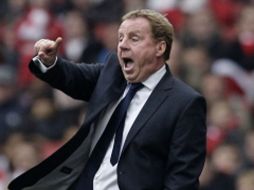 Redknapp, DT del Tottenham evalúa la opción de pedir a Benzama en enero. AFP  /