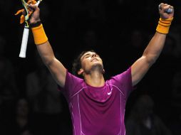 Rafael Nadal festejó la complicada victoria que obtuvo ante Andy Roddick en la Copa Masters. AP  /