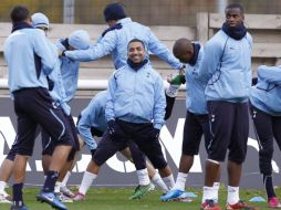 Los jugadores del Tottenham realizando una sesión de entrenamientos. AFP  /