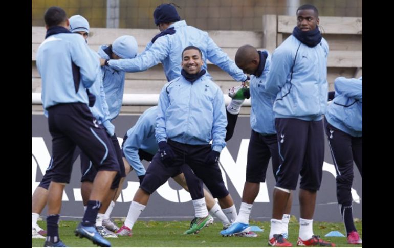 Los jugadores del Tottenham realizando una sesión de entrenamientos. AFP  /