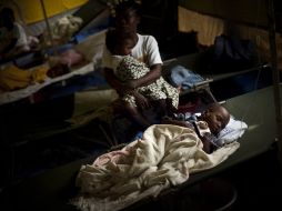 Hay 23 mil 377 personas hospitalizadas. AP  /