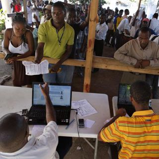Pese a la epidemia de cólera realizarán elecciones en Haití