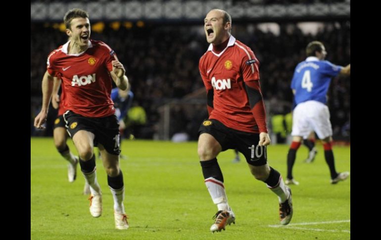 Rooney festejando su gol que le dio la victoria al Manchester United ante Rangers. REUTERS  /