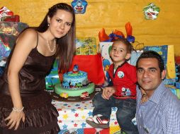 Jacqueline Cárdenas Gutiérrez, Augusto Peñaflor Cárdenas y Plinio Peñaflor Trujillo.  /