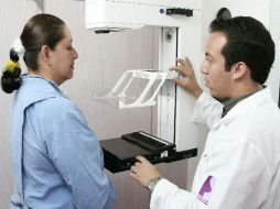 Más de 191 mil mujeres fueron diagnosticadas con tumores mamarios invasivos en el 2006. A CAMACHO  /