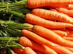 Las zanahorias en especial son fuente clave de esta sustancia  /