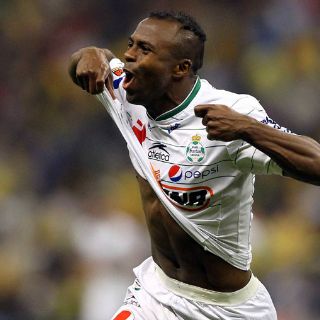 Santos deja en la lona al América