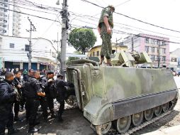 Militares brasileños se desplazaron a favelas de Río de Janeiro para apoyar el combate a las bandas de narcotraficantes. EFE  /