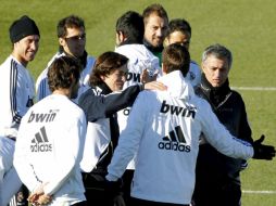 Los jugadores del Real Madrid durante un entrenamiento. EFE  /