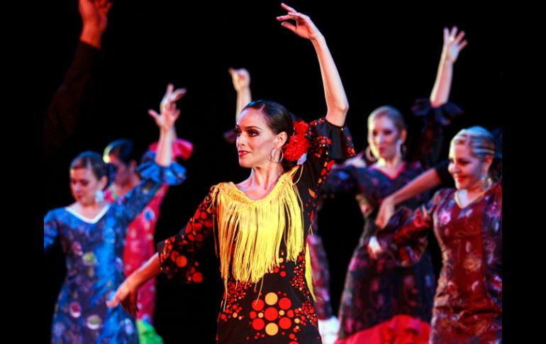 La función en un sólo acto fue llevada a cabo con bailaores desde año y medio. E.PACHECO  /