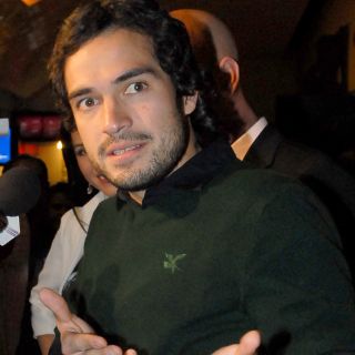 Alfonso Herrera toca el cielo