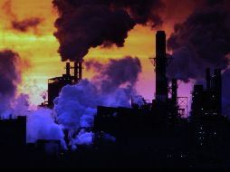 Los gases contaminantes generados en los parques industriales son la mayor fuente de daño al medio ambiente en México. ESPECIAL  /