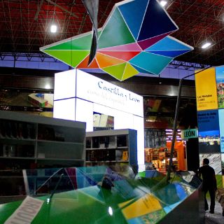 ¿Qué hay  detrás de la la FIL?