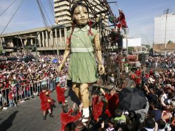 Alrededor de 20 mil personas presenciaron el recorrido de la Pequeña gigante por la Avenida Alcalde rumbo a La Normal. A. GARCÍA  /