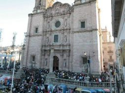 Aspecto del templo de San Juan de los Lagos en años con mayor afluencia turística. ARCHIVO  /