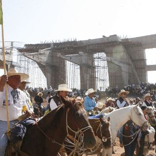 Ocho mil jinetes participan en la VII Cabalgata por la Fe