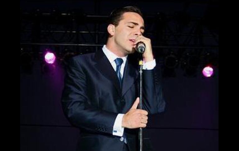 Borrón y cuenta nueva. Ésa es la consigna que ahora defiende Cristian Castro. ESPECIAL  /