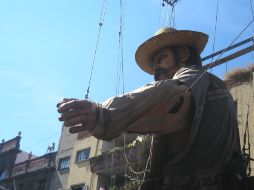 El desfile comenzó desde el punto de referencia y se trasladó por toda la avenida Alcalde rumbo al sur. F. URENDA  /