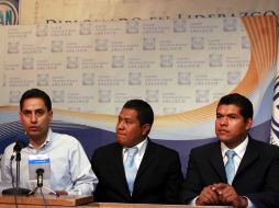 Ricardo Rodríguez, secretario del partido; Francisco González, nuevo líder en Tlaquepaque, y Roberto Fernández, Tlajomulco. E. PACHECO  /