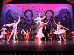 Sandra Bárcenas y Raúl Fernández se despidieron con el ballet 'Onegin'. ESPECIAL  /