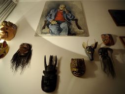 En el interior pueden verse máscaras y objetos traídos de sus viajes. AFP  /