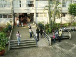 El mandatario indicó que la inversión se utilizará para la construcción y remodelación de planteles. ARCHIVO  /