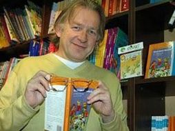 Es autor de una serie de libros infantiles de humor ligeramente ácido y provocador. ESPECIAL  /