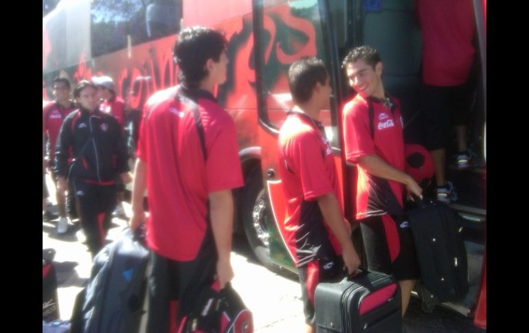Los jugadores del Atlas partiendo rumbo a Manzanillo. G. LÓPEZ  /