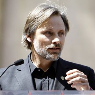 Viggo Mortensen presenta su libro de poemas