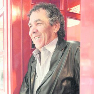 ''Rulfo es mi copiloto'': Hernán Rivera Letelier