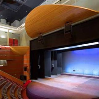 Otorgan en la UNAM premio a la creación escénica teatral 2010