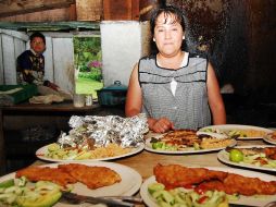 La preservación de las tradiciones culinarias está en manos, principalmente, de la gente que cocina en las comunidades. ESPECIAL  /