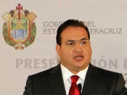 Duarte de Ochoa, gobernador de Veracruz, informó que el mando policíaco se encontraba bajo indagatoria. ARCHIVO  /