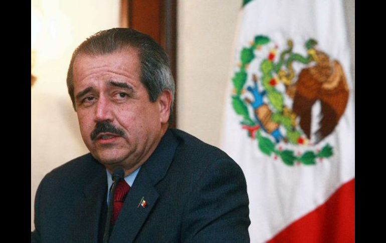 Córdova Villalobos asegura alcanzar cobertura universal para 2012. ARCHIVO  /