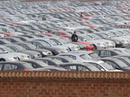 La economía de EU se recupera lentamente, pero la industria automotriz es la más favorecida. REUTERS  /