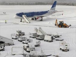 El aeropuerto de Gatwick, en Londres, se encuentra cerrado debido a las nevadas. REUTERS  /
