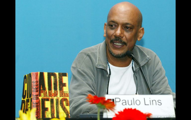 El autor habla sobre un sistema educativo que ha logrado aplicar en las zonas pobres de Brasil. E.BARRERA  /