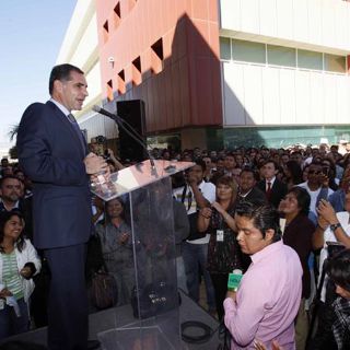 Cue asegura estabilidad laboral a los burócratas