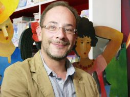 Al iniciar la ceremonia, Ignacio Padilla contó la historia de un incendio en Francia. E. BARRERA  /