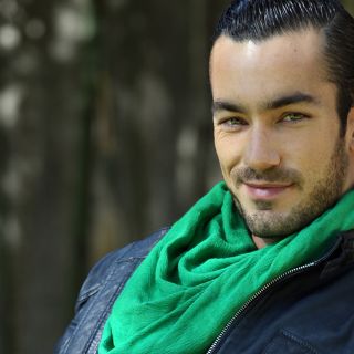 Aarón Díaz presenta calendario