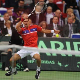 Serbia y Francia inician una final muy reñida