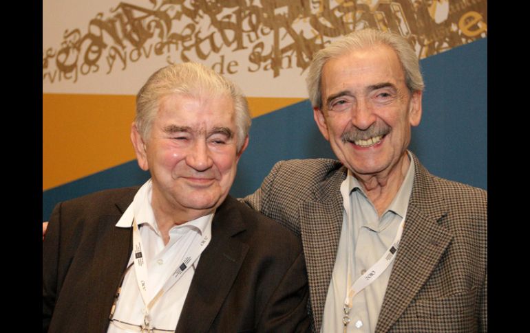 Antonio Gamoneda (izquierda) describió a Juan Gelman como un ser humano que no puede ser otra cosa que poeta. A. CAMACHO  /