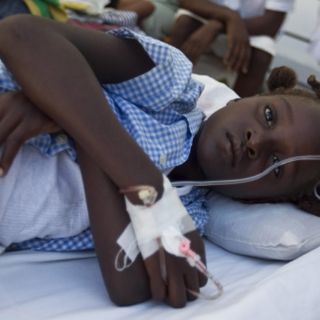 Haití es auxiliado por médicos cubanos ante batalla del cólera