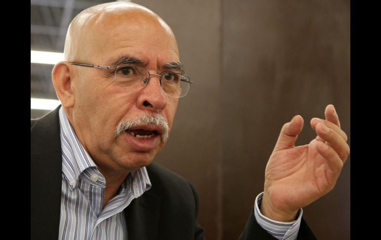 José Reveles dicierne sobre el narcotráfico. A. CAMACHO  /