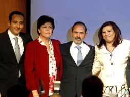 Roberto Gil Zuarth, Cecilia Romero y  Judith Díaz, acompañan al senador Gustavo Madero. EL UNIVERSAL  /