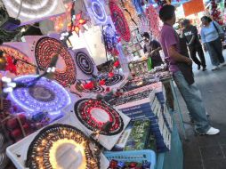 Serán dos mil 884 comerciantes entre los 11 tianguis navideños que funcionarán en Zapopan. ARCHIVO  /