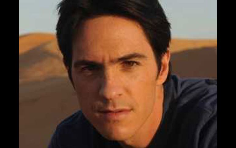 Luego de triunfar en la televisión con la novela El clón, Ochmann se involucra en la obra de teatro Veintidós veintidós. ESPECIAL  /